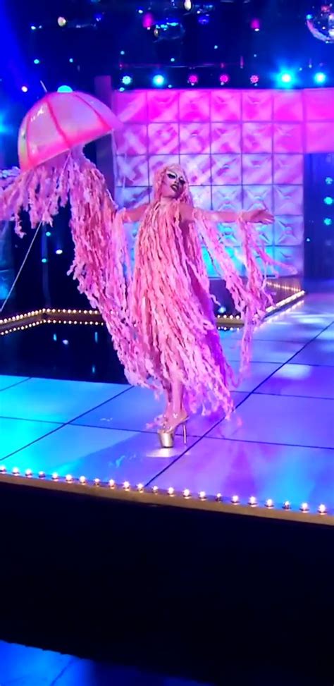 yvie oddly jellyfish.